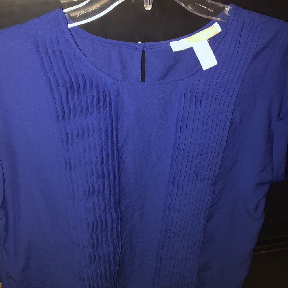 blue blouse